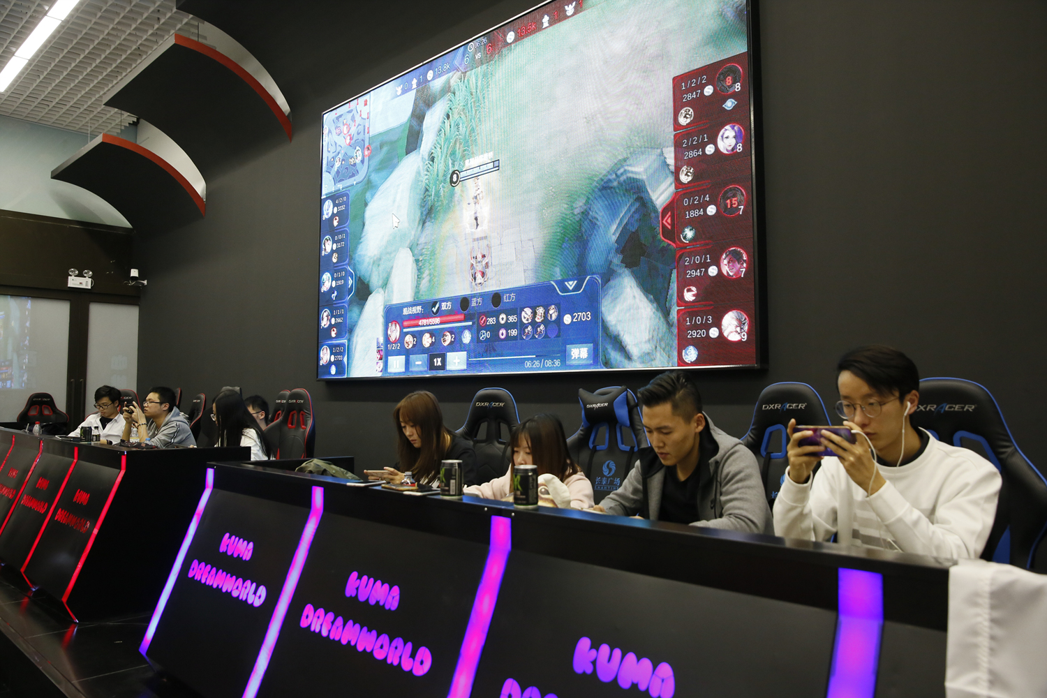 整活了整活了，AG超玩会教练竟然把DYG教练删除好友