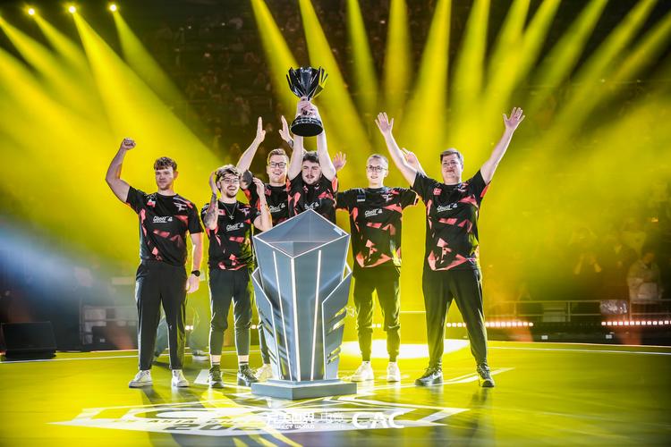 这种情况真的很不可预测。 Oh My God 4 vs 5 消灭了 JD Gaming 并成功翻盘赢得了第一场比赛。